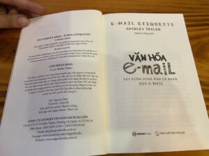 Xây dựng hình ảnh cá nhân qua email